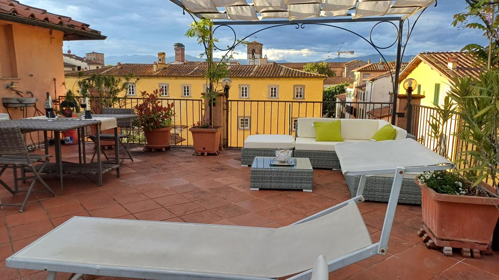La Terrazza Fra Le Torri Lucca Exterior foto