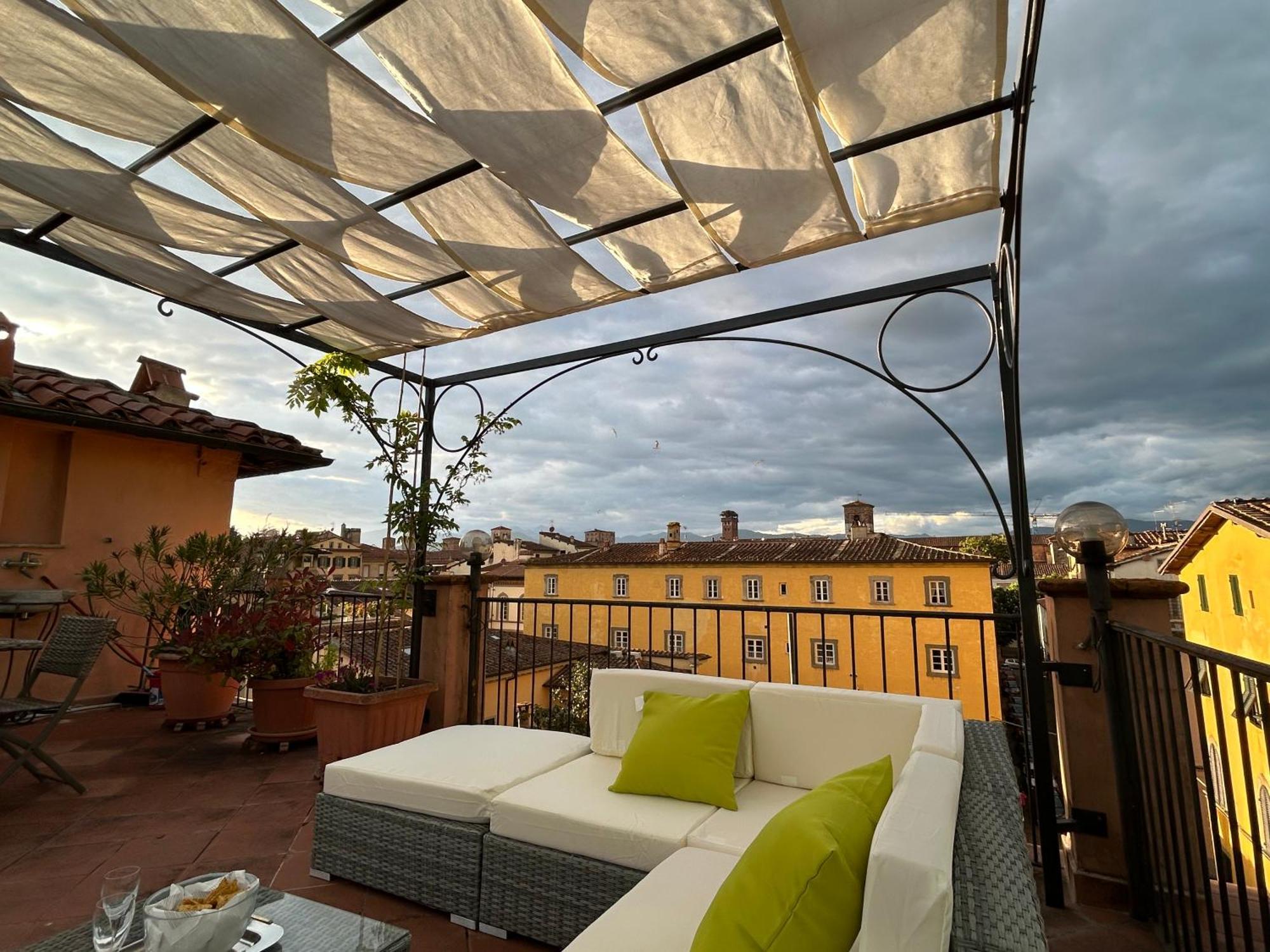 La Terrazza Fra Le Torri Lucca Exterior foto