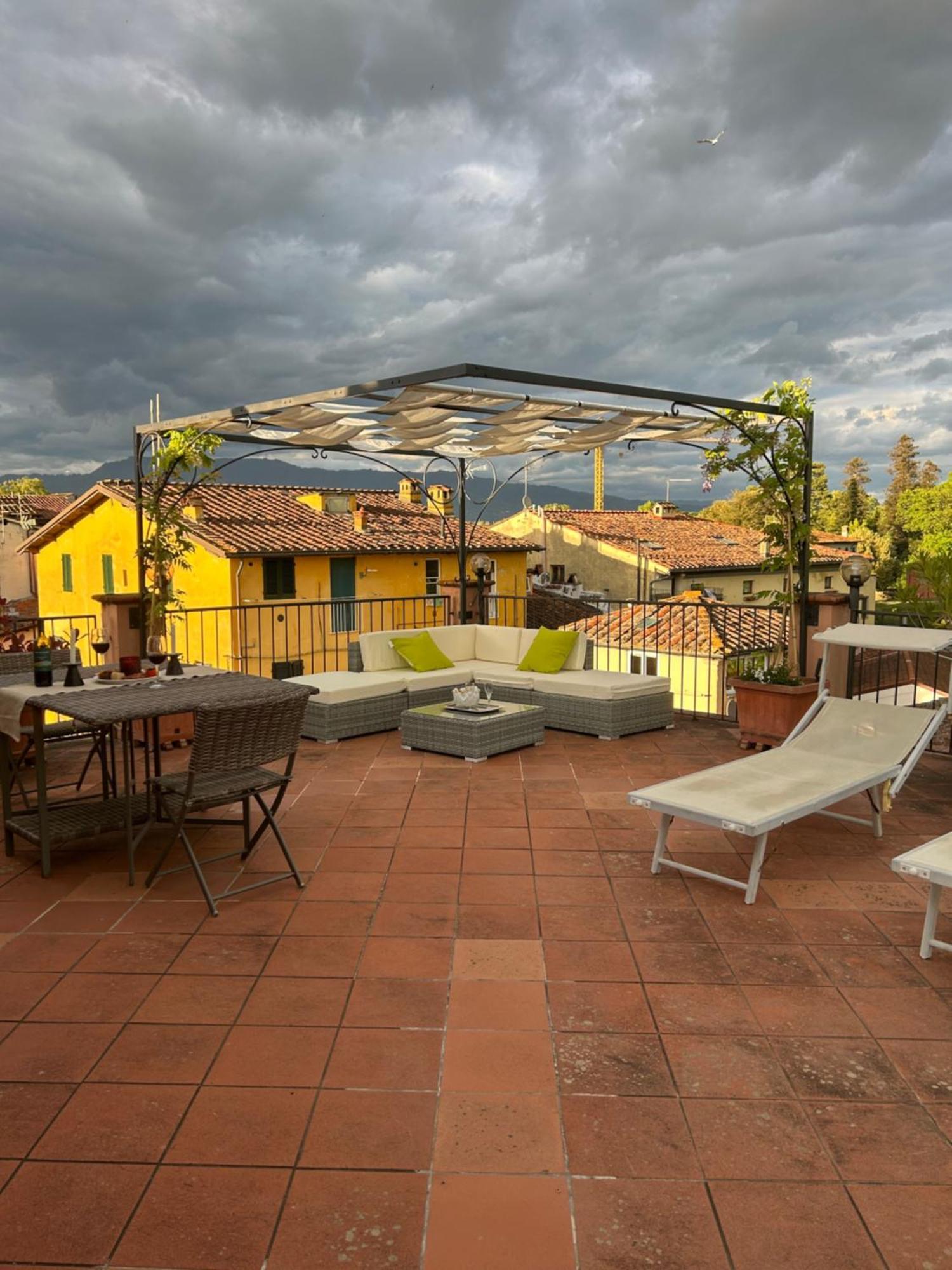 La Terrazza Fra Le Torri Lucca Exterior foto
