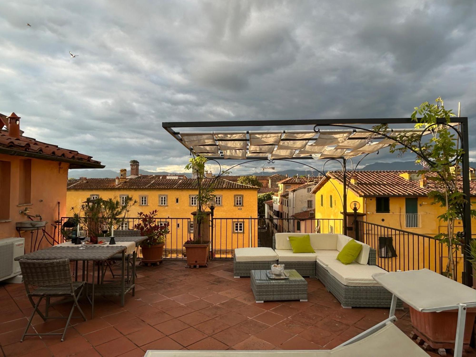 La Terrazza Fra Le Torri Lucca Exterior foto
